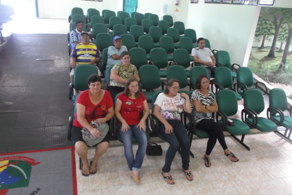 Servidores de Santa Terezinha elegem prioridades para negociação coletiva de trabalho 2014